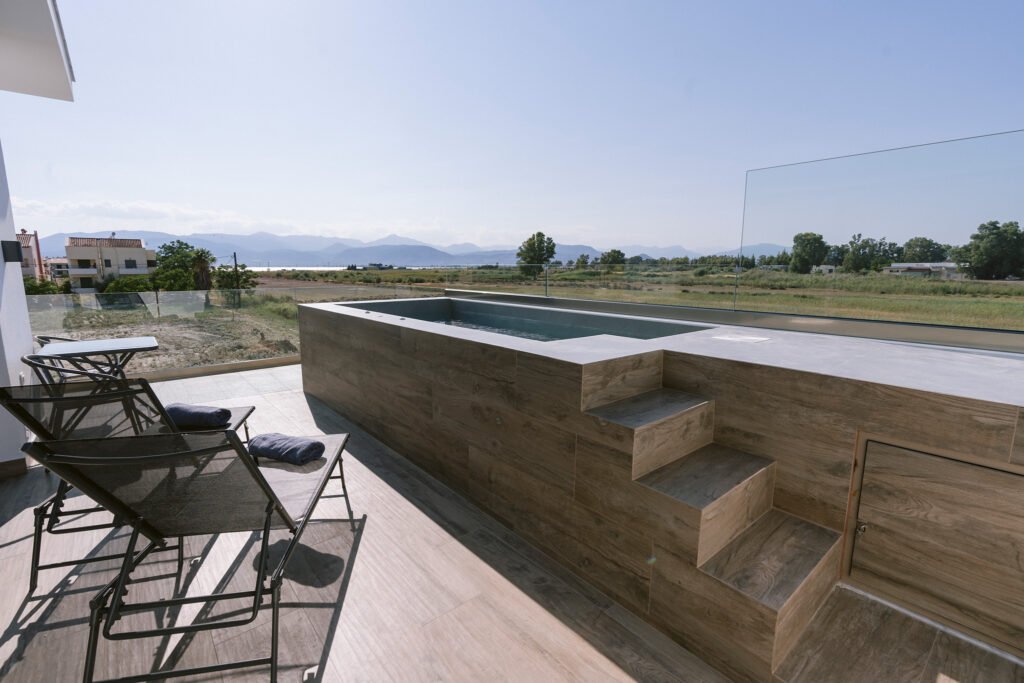 Suite 315 – Private Jacuzzi