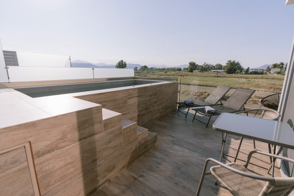 Suite 316 – Private Jacuzzi